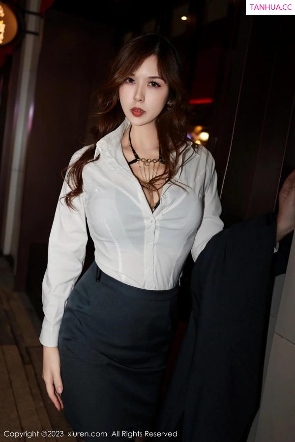 月野兔美妞 贵贵Isabelle [XiuRen]高清写真图 2023.12.13 No.7801 月野兔美妞 黑丝美腿第22张图片